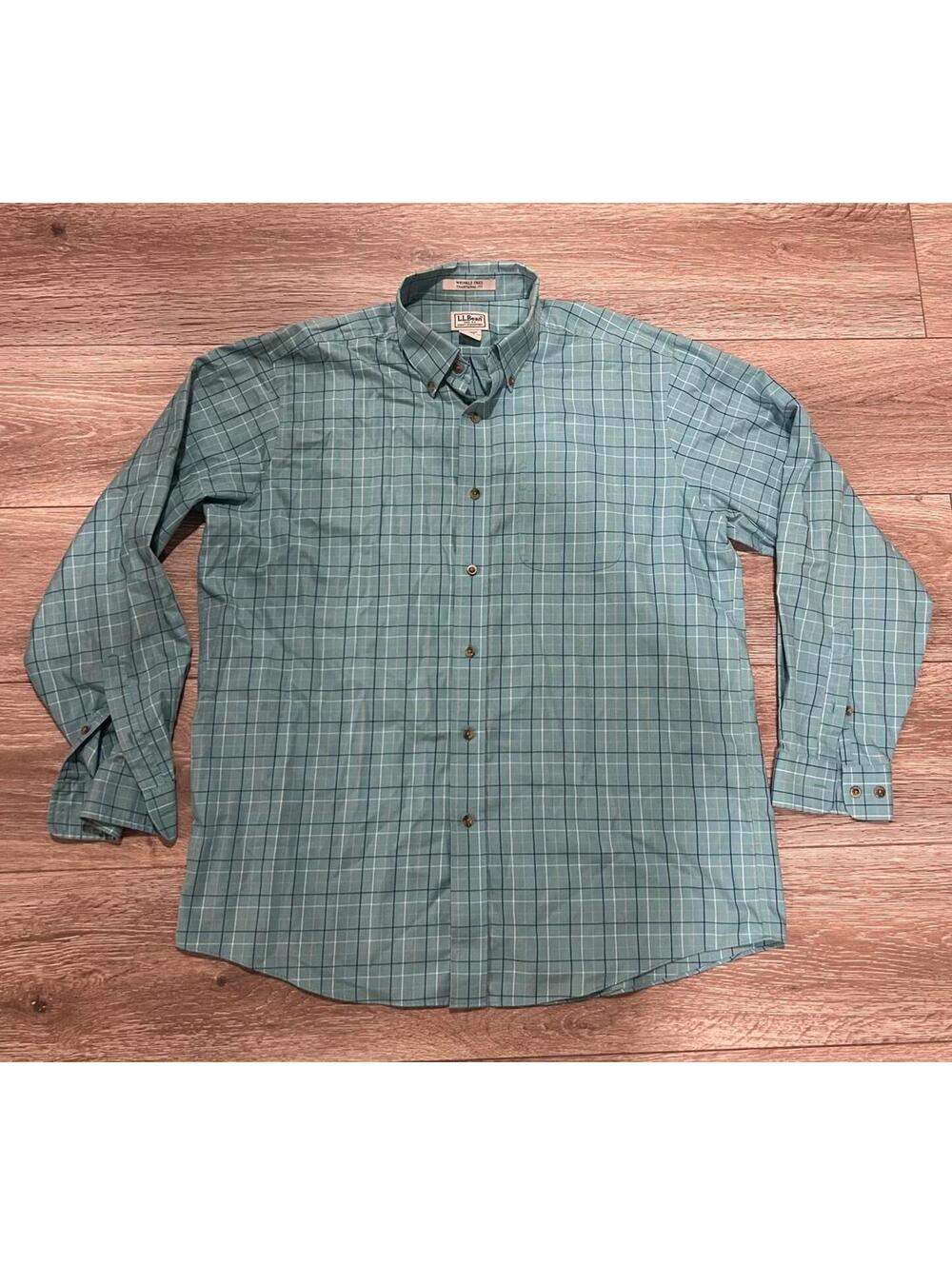 L.L.Bean Men's Green Wrinkle-Free Traditional Fit Button-Up Shirt